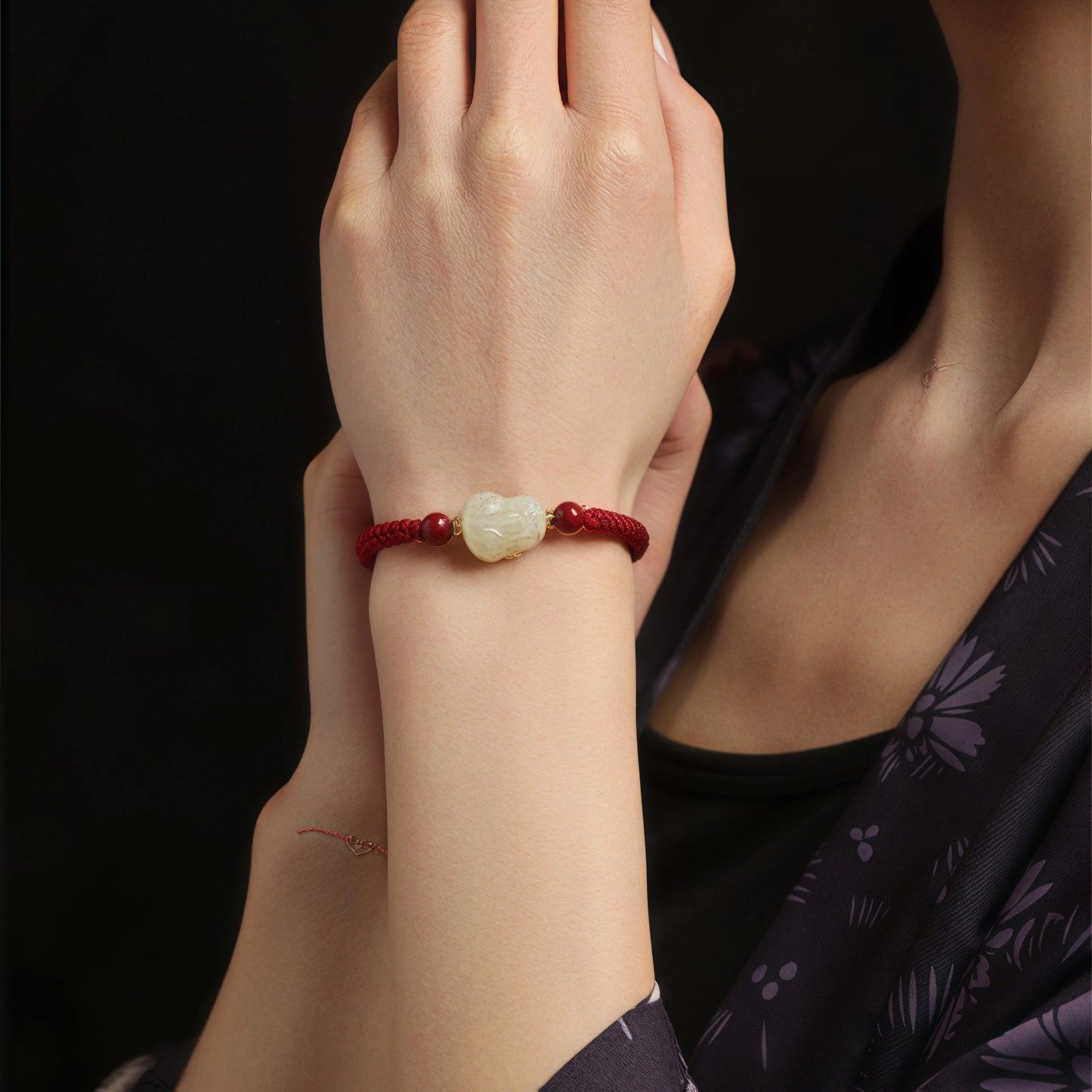 Handmade Chinese Red String Bracelet with Jade Pixiu Charm for Wealth, Prosperity, and Good Luck – Feng Shui Jewelry