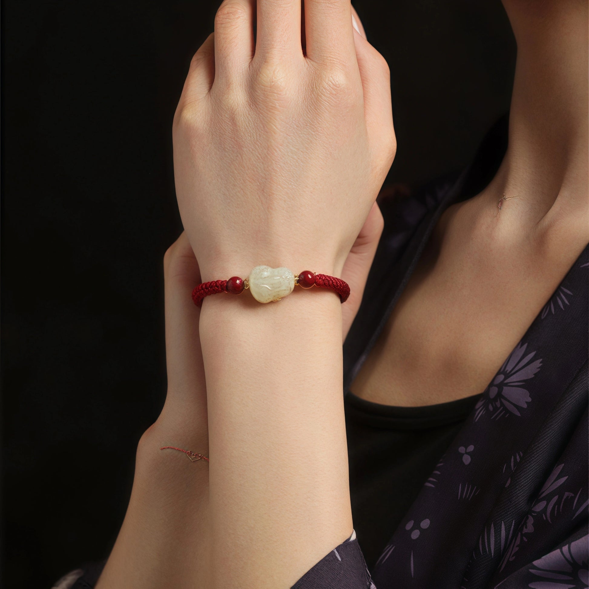 Handmade Chinese Red String Bracelet with Jade Pixiu Charm for Wealth, Prosperity, and Good Luck – Feng Shui Jewelry